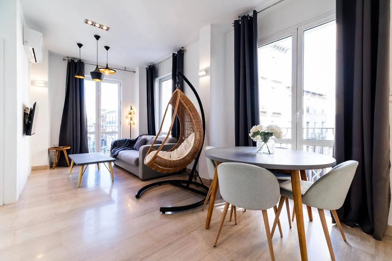 Precioso Apartamento En El Centro De Granada. contacts